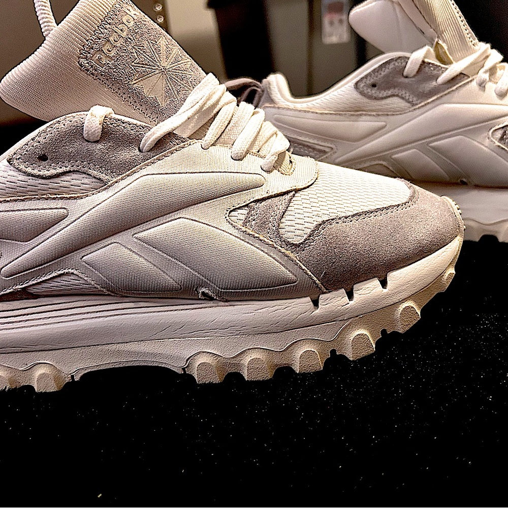 Cardi B Reebok in Like new condition could pass as new women’s 8